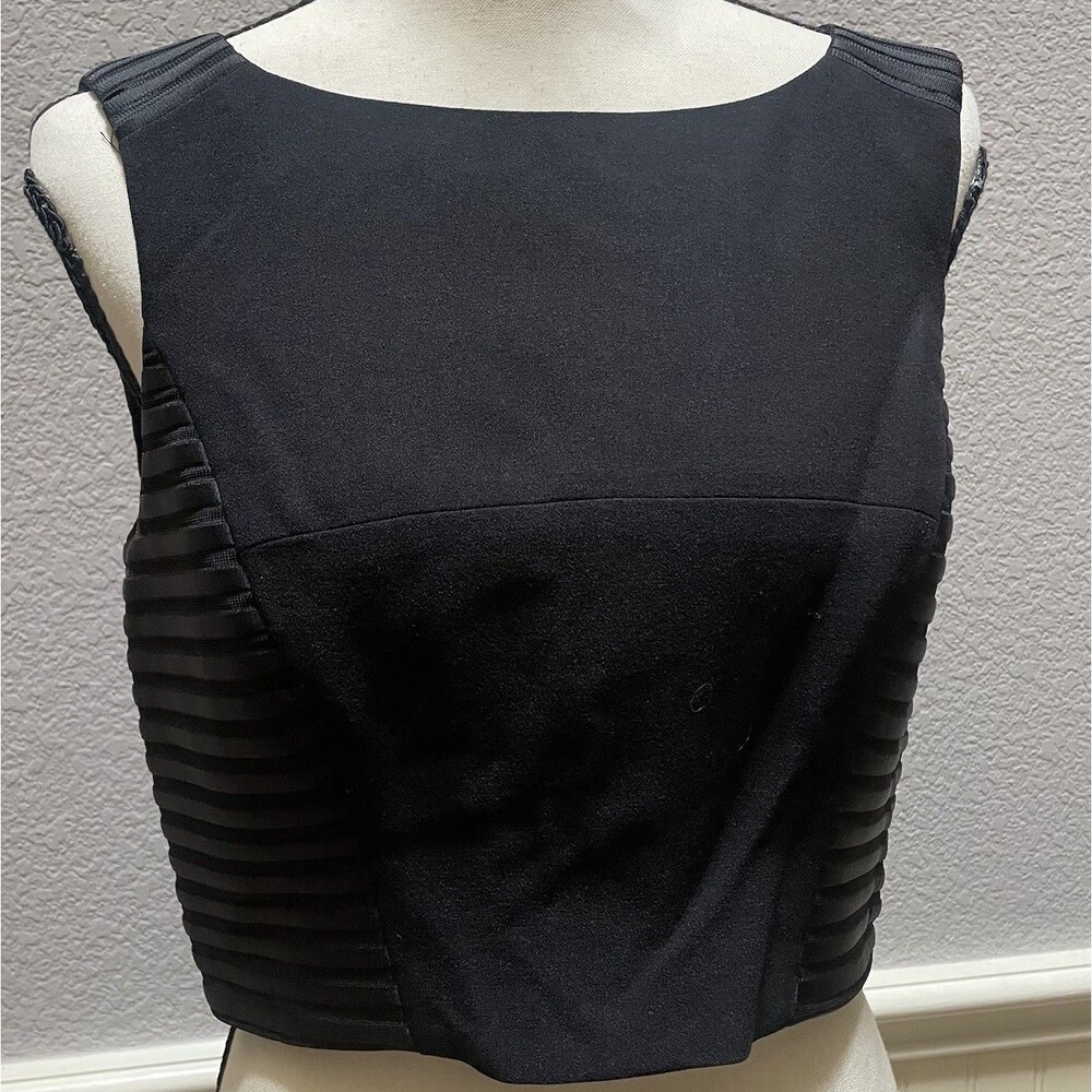 Black Halo EVE Black Ribbon Pleated Crop Top Size 6 Gothic Minimalist Chic Date